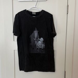 Black Graphic Tee with Wizard and Creature Print LOTR lord of the rings Gandalf